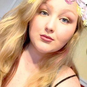 Meet your Posher, Eva